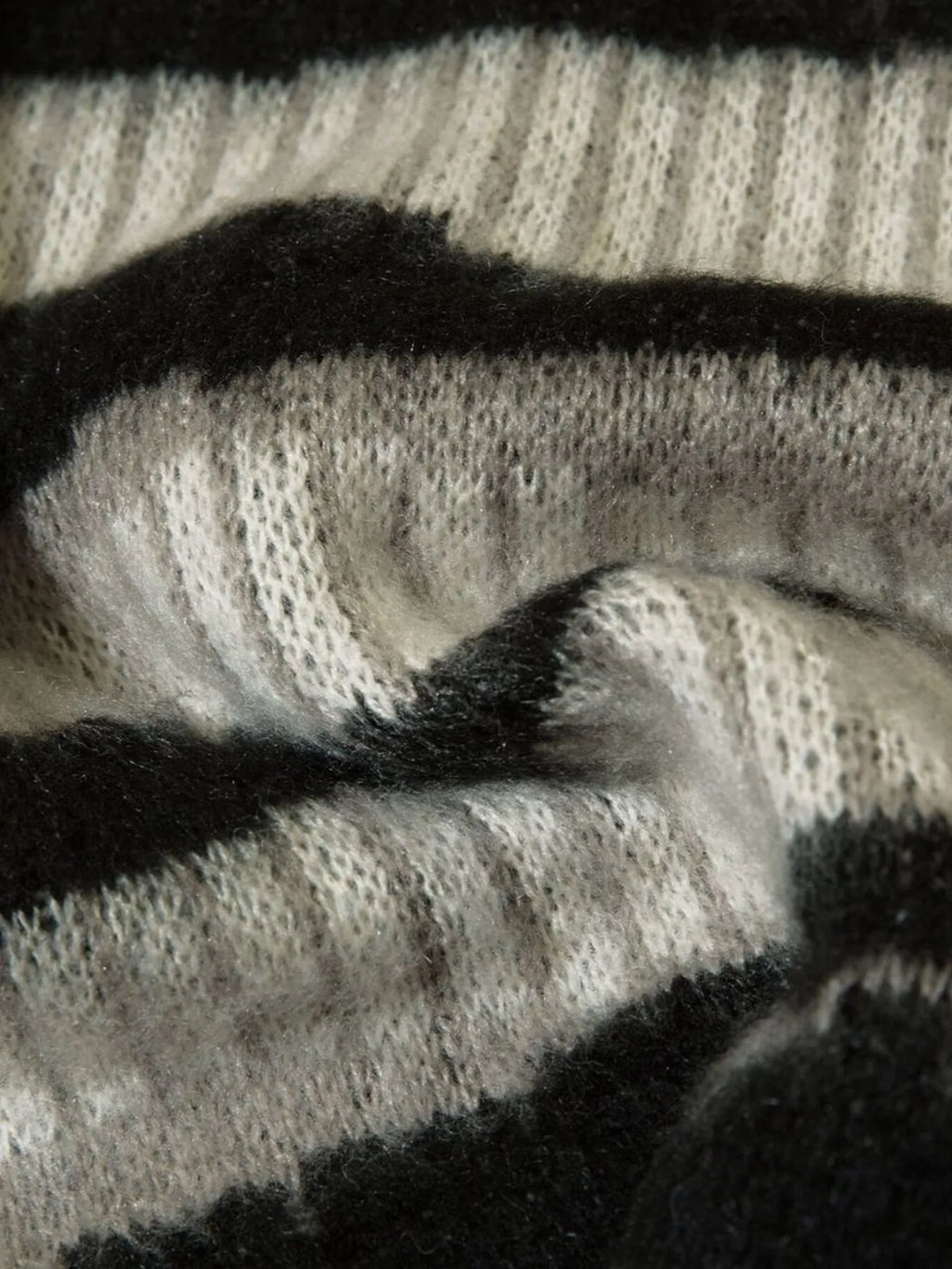 2589fe7e99b046a691de2b9d8b1ab059-Max-Origin